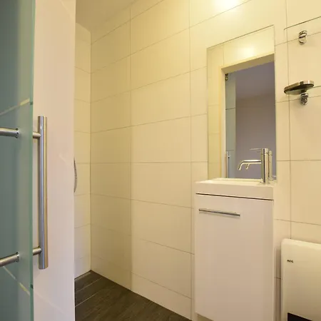 Spacious Group Stay, Cleaning Included *