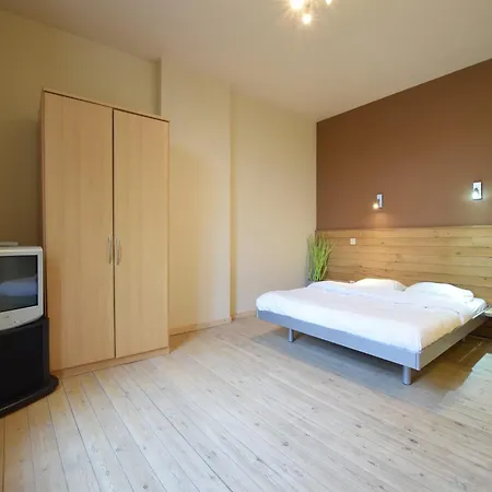 Spacious Group Stay, Cleaning Included Durbuy