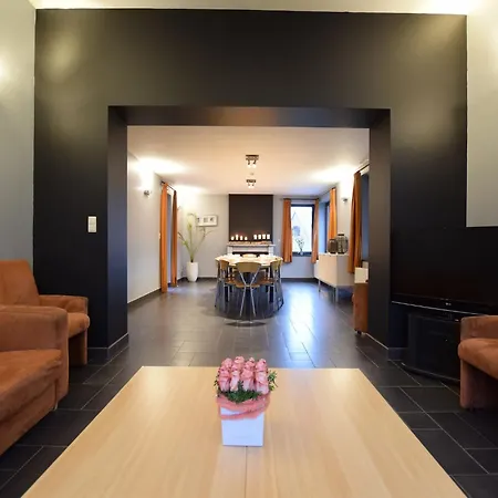 Spacious Group Stay, Cleaning Included Holiday home *