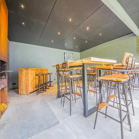 Spacious Group Stay, Cleaning Included Durbuy